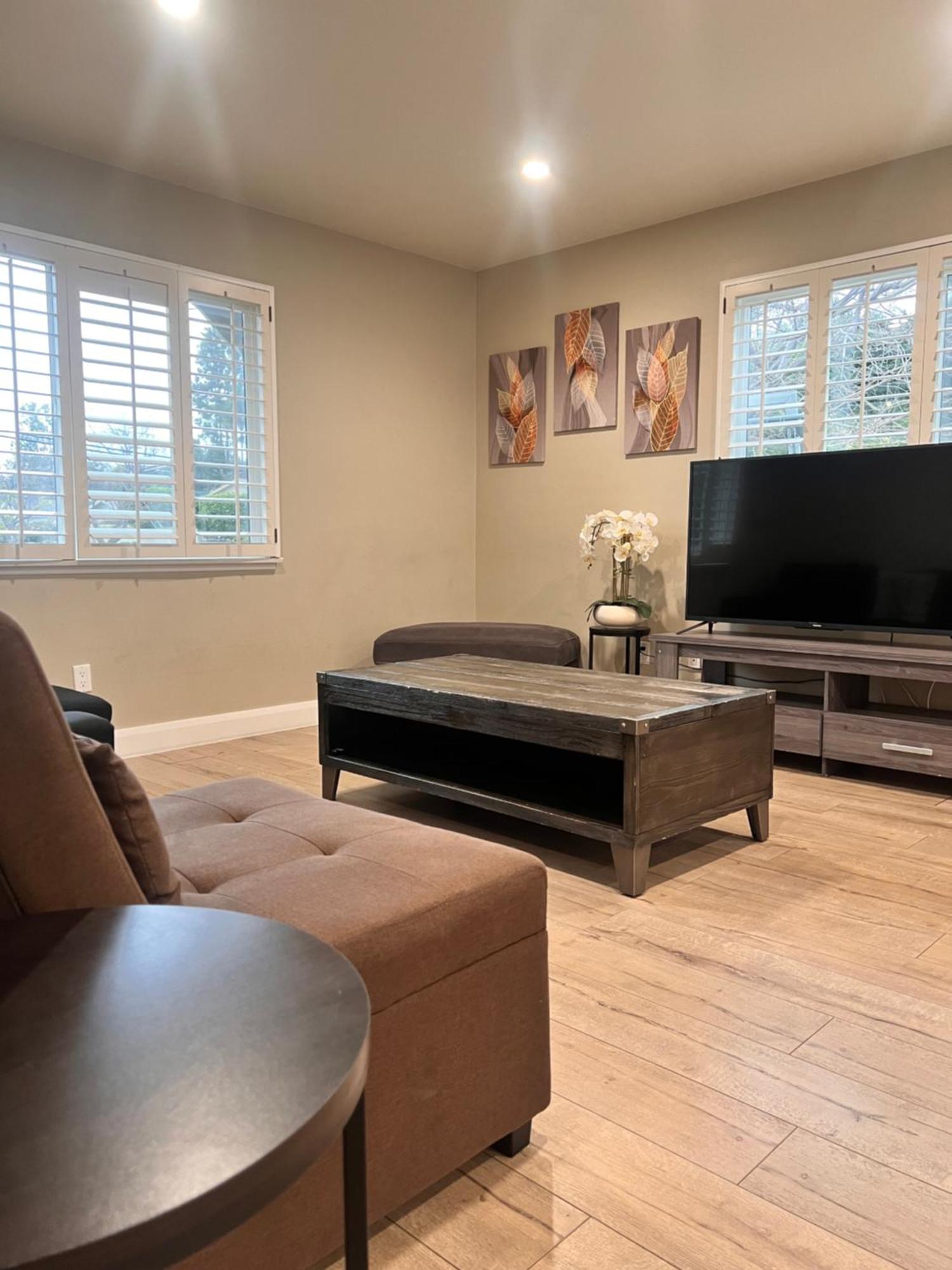 11640 Gothic Avenue Hébergement de vacances *